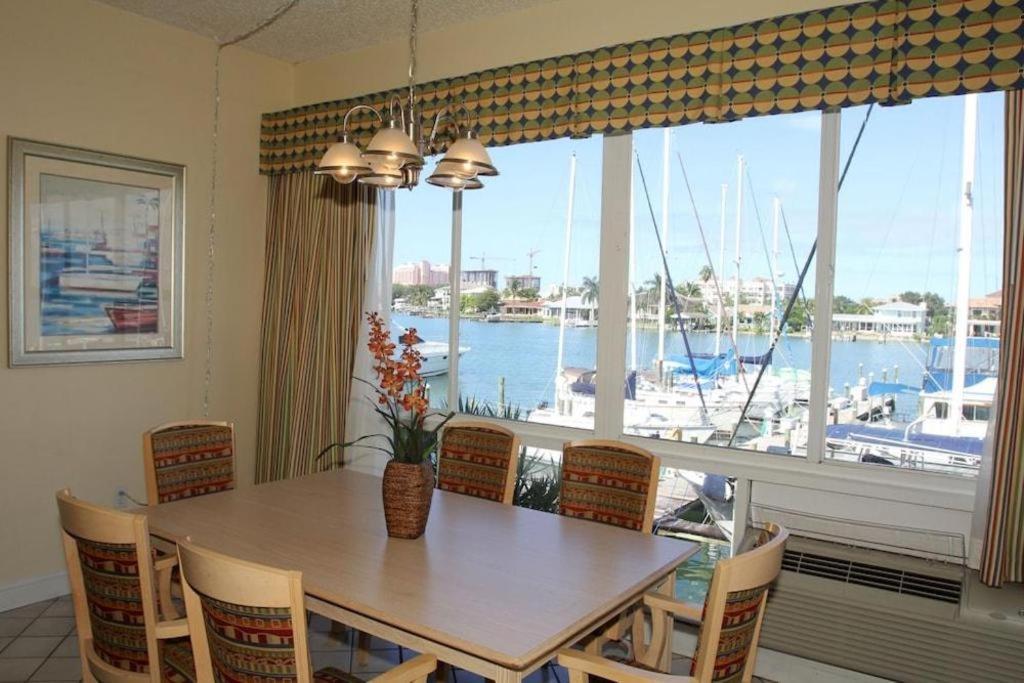Chart House Suites And Marina Клиъруотър Бийч Екстериор снимка