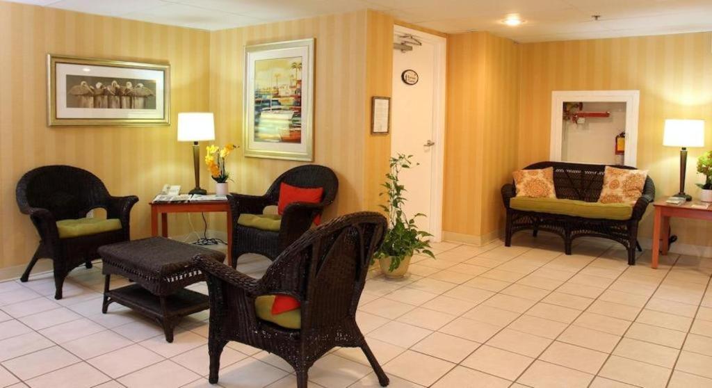 Chart House Suites And Marina Клиъруотър Бийч Екстериор снимка