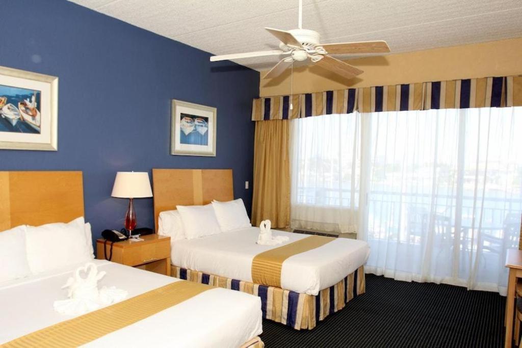Chart House Suites And Marina Клиъруотър Бийч Екстериор снимка