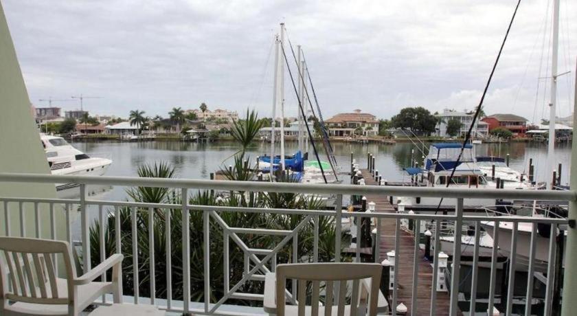 Chart House Suites And Marina Клиъруотър Бийч Екстериор снимка