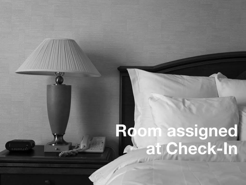 Chart House Suites And Marina Клиъруотър Бийч Екстериор снимка